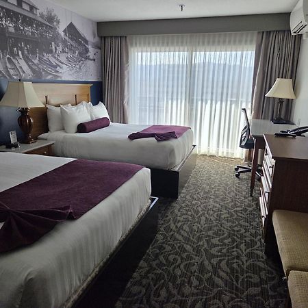 The Royal Anne Hotel Kelowna Ngoại thất bức ảnh