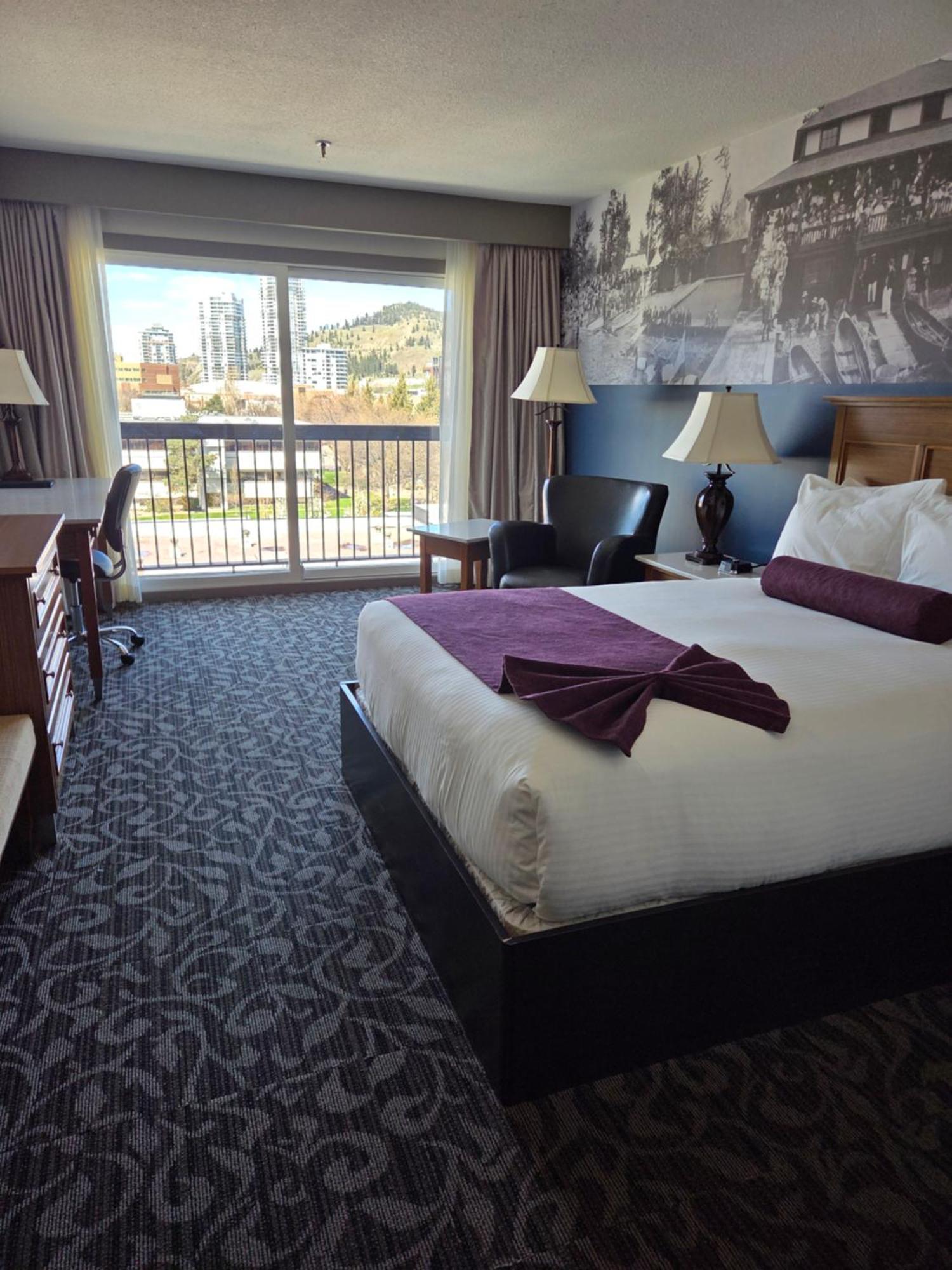 The Royal Anne Hotel Kelowna Ngoại thất bức ảnh